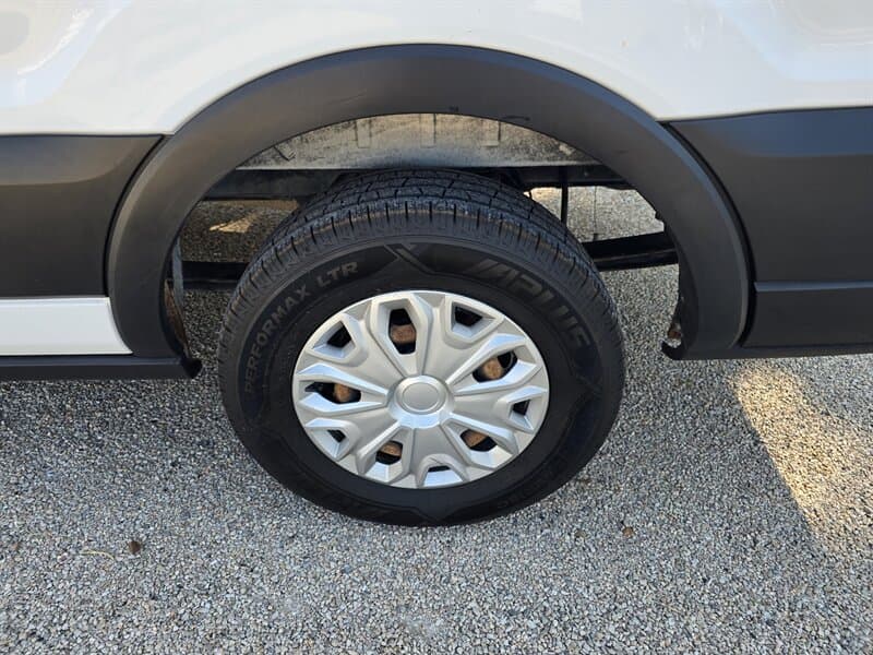 Ford Transit 350 XLT 15 Passenger Van, gallery photo 10