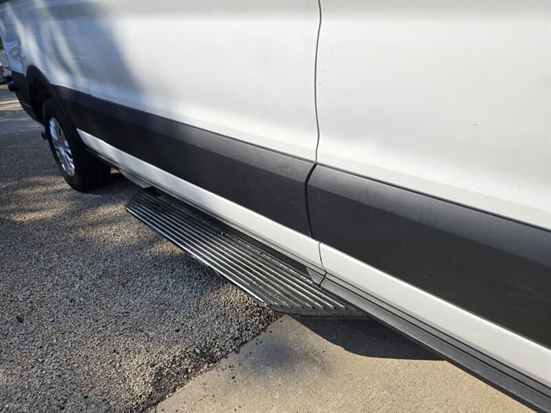 Ford Transit 350 XLT 15 Passenger Van, gallery photo 13