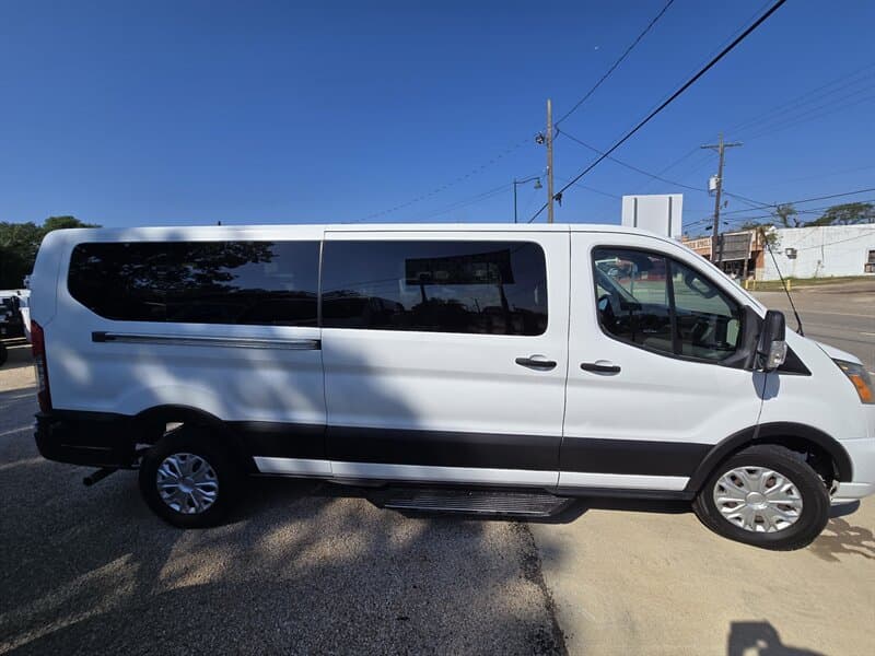 Ford Transit 350 XLT 15 Passenger Van, gallery photo 15