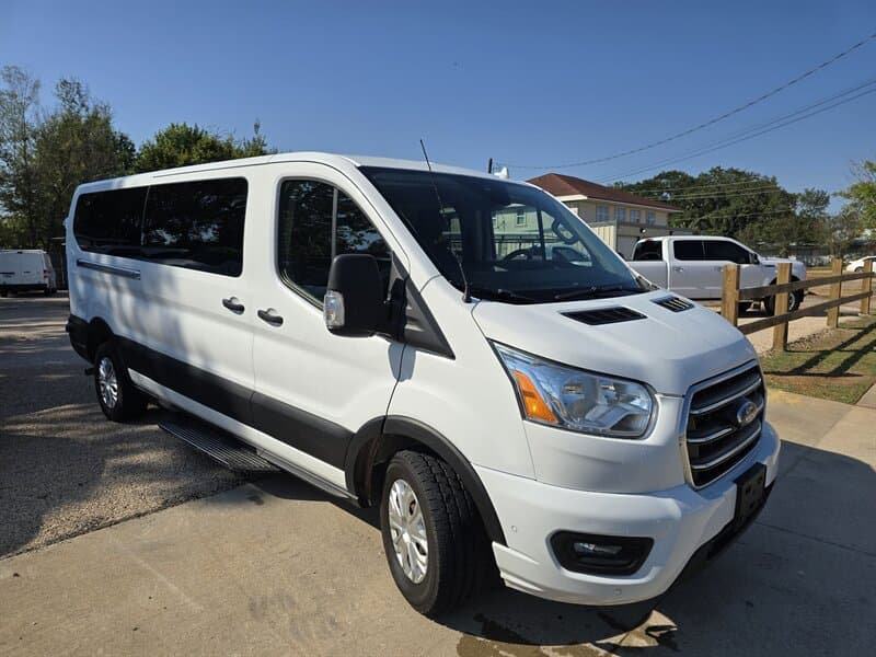 Ford Transit 350 XLT 15 Passenger Van, gallery photo 2