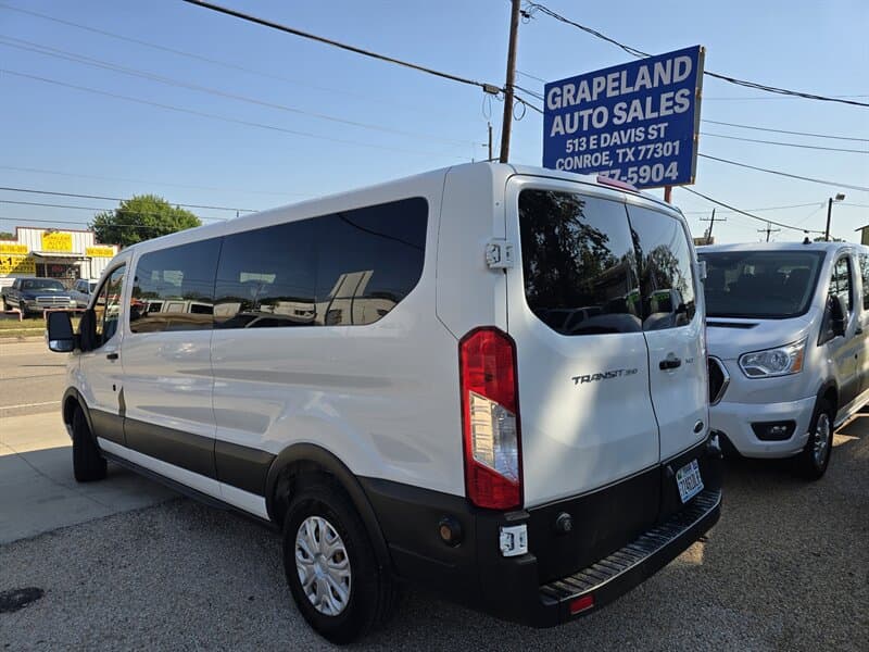 Ford Transit 350 XLT 15 Passenger Van, gallery photo 4