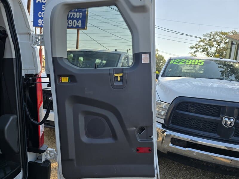Ford Transit 350 XLT 15 Passenger Van, gallery photo 8
