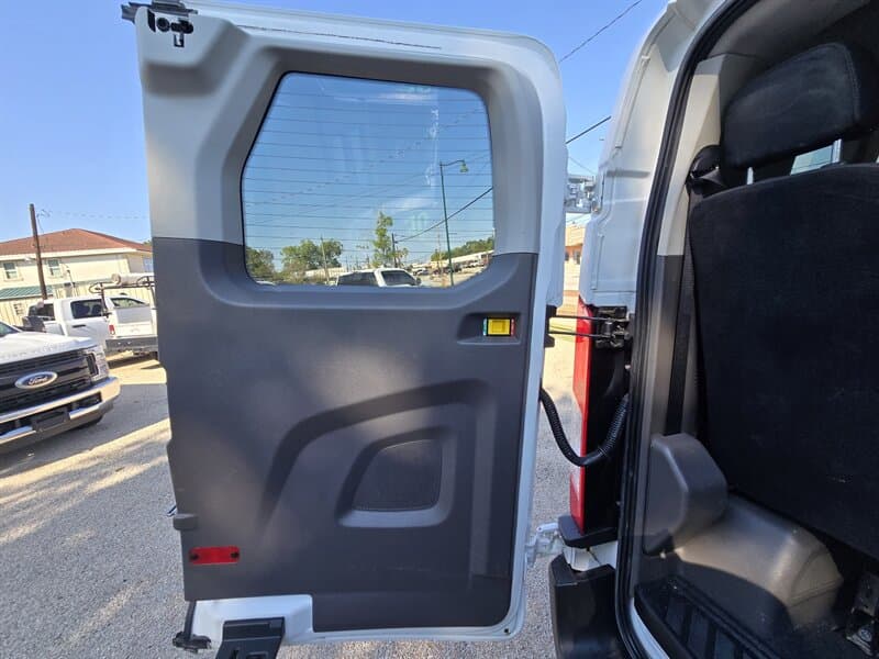 Ford Transit 350 XLT 15 Passenger Van, gallery photo 9