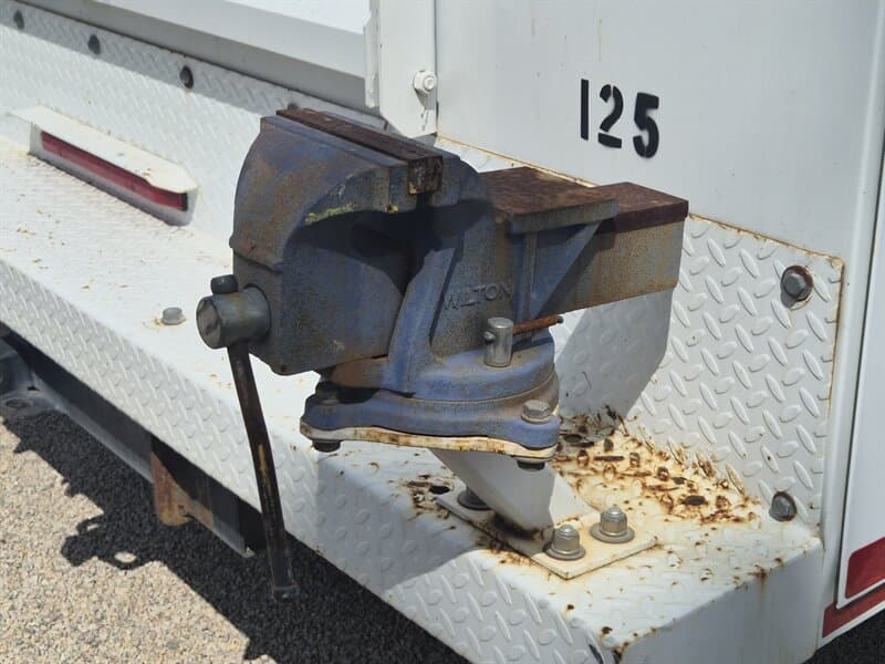 Chevrolet Silverado 3500 Service Body, gallery photo 12