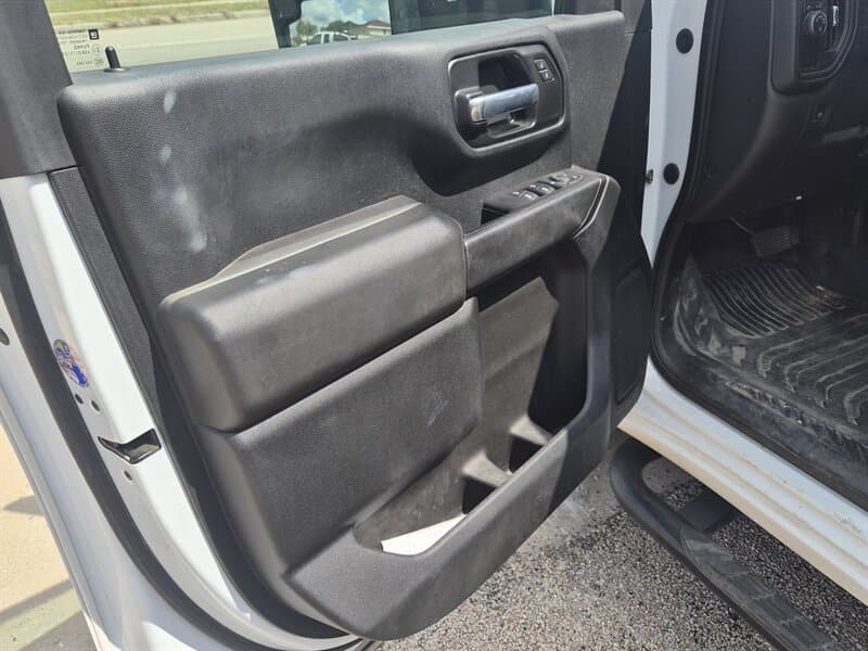 Chevrolet Silverado 3500 Service Body, gallery photo 15