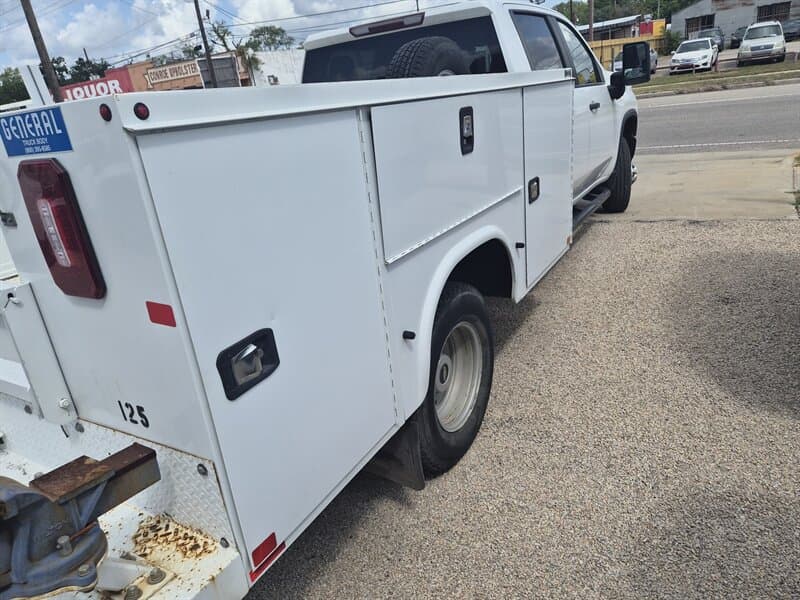 Chevrolet Silverado 3500 Service Body, gallery photo 25
