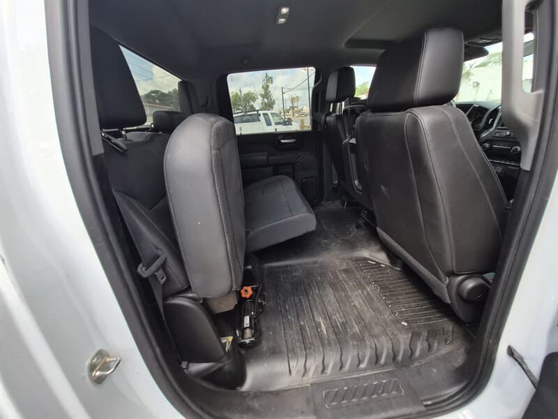 Chevrolet Silverado 3500 Service Body, gallery photo 29