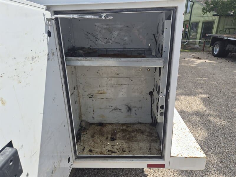 Chevrolet Silverado 3500 Service Body, gallery photo 9