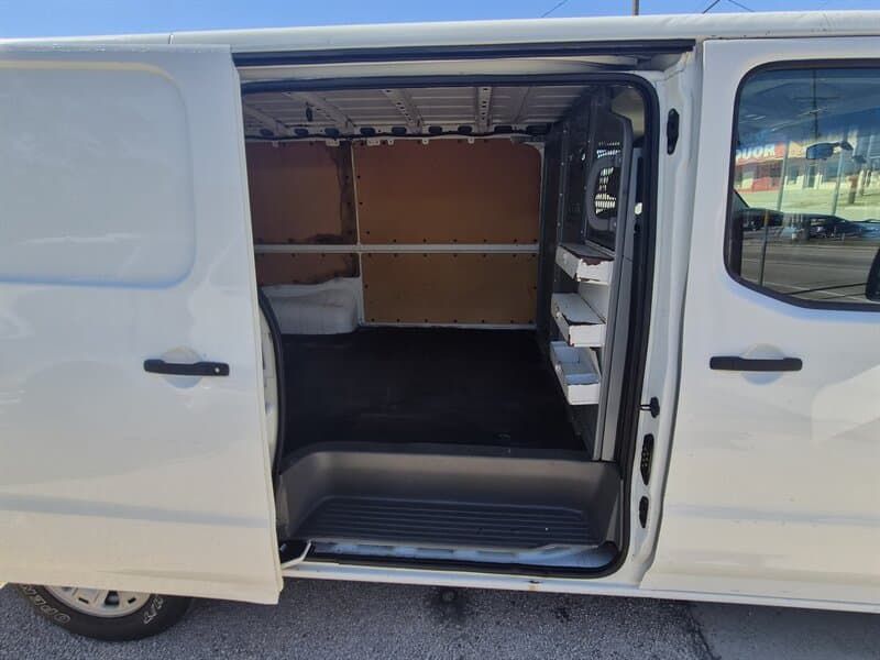 Nissan NV 1500 SV Low Roof, gallery photo 11