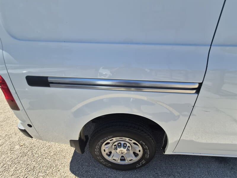 Nissan NV 1500 SV Low Roof, gallery photo 14
