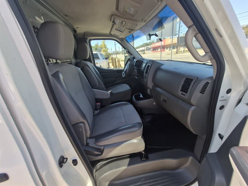 Nissan NV 1500 SV Low Roof, gallery photo 15