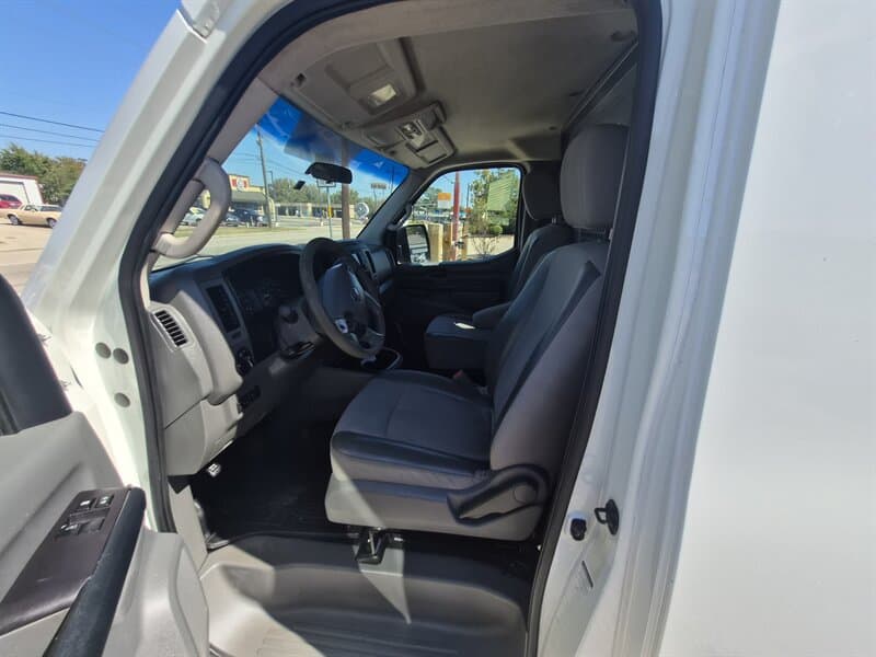 Nissan NV 1500 SV Low Roof, gallery photo 16